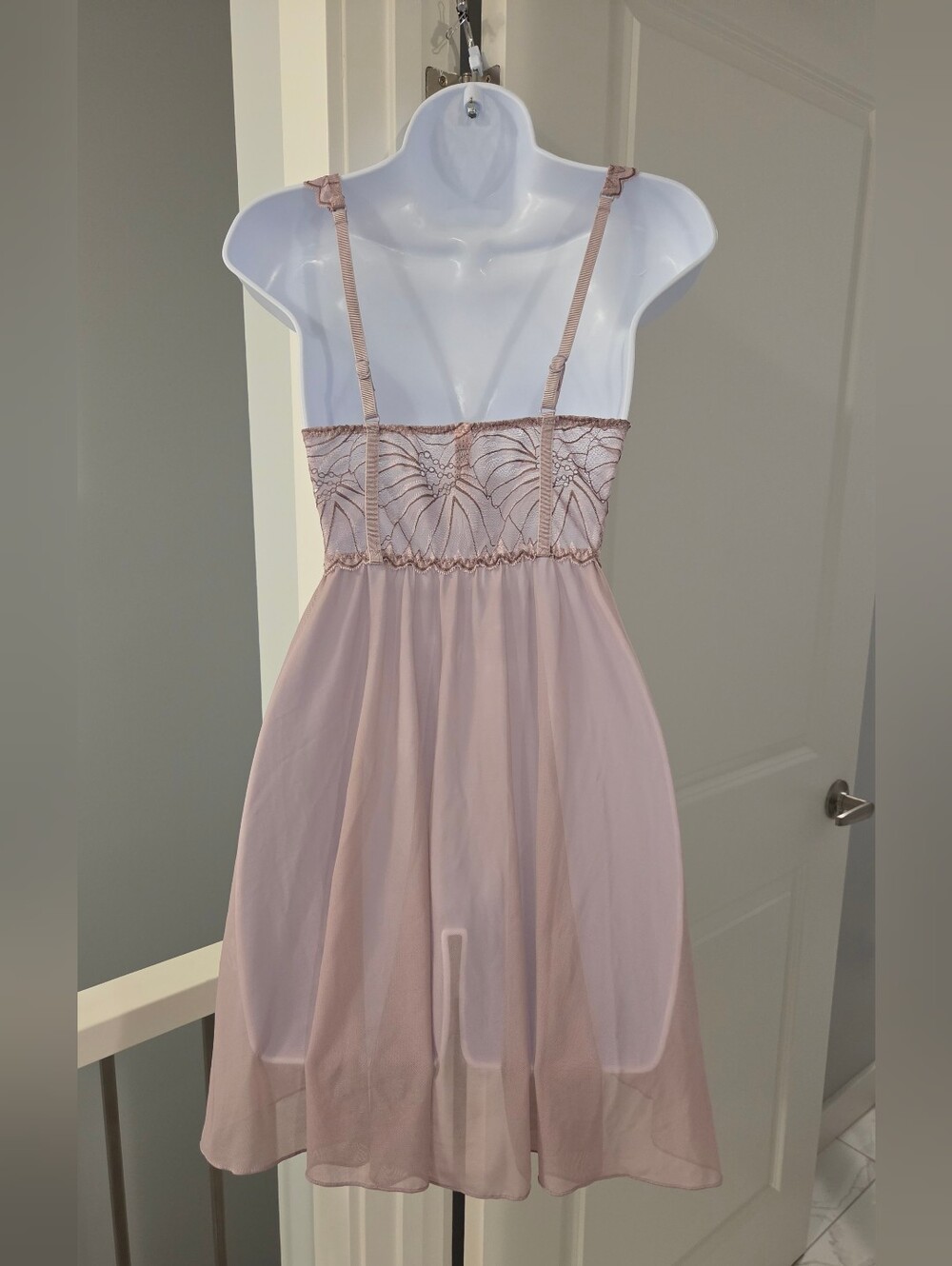 La Vie En Rose Floral Lace and Mesh Babydoll In Dusty Rose - Picture 4 of 11